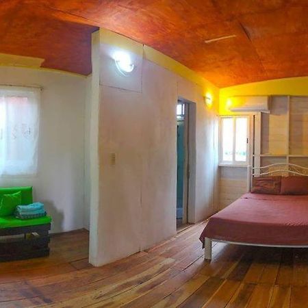 Green Monkey Hostel บากาลาร์ ภายนอก รูปภาพ