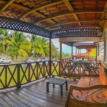 Green Monkey Hostel บากาลาร์ ภายนอก รูปภาพ