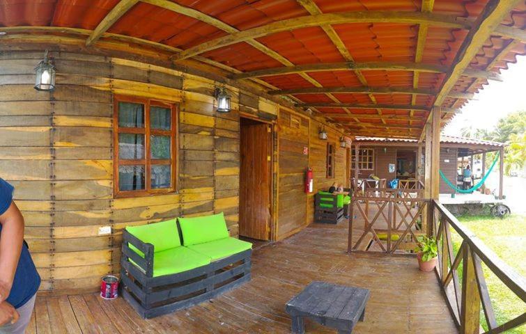 Green Monkey Hostel บากาลาร์ ภายนอก รูปภาพ